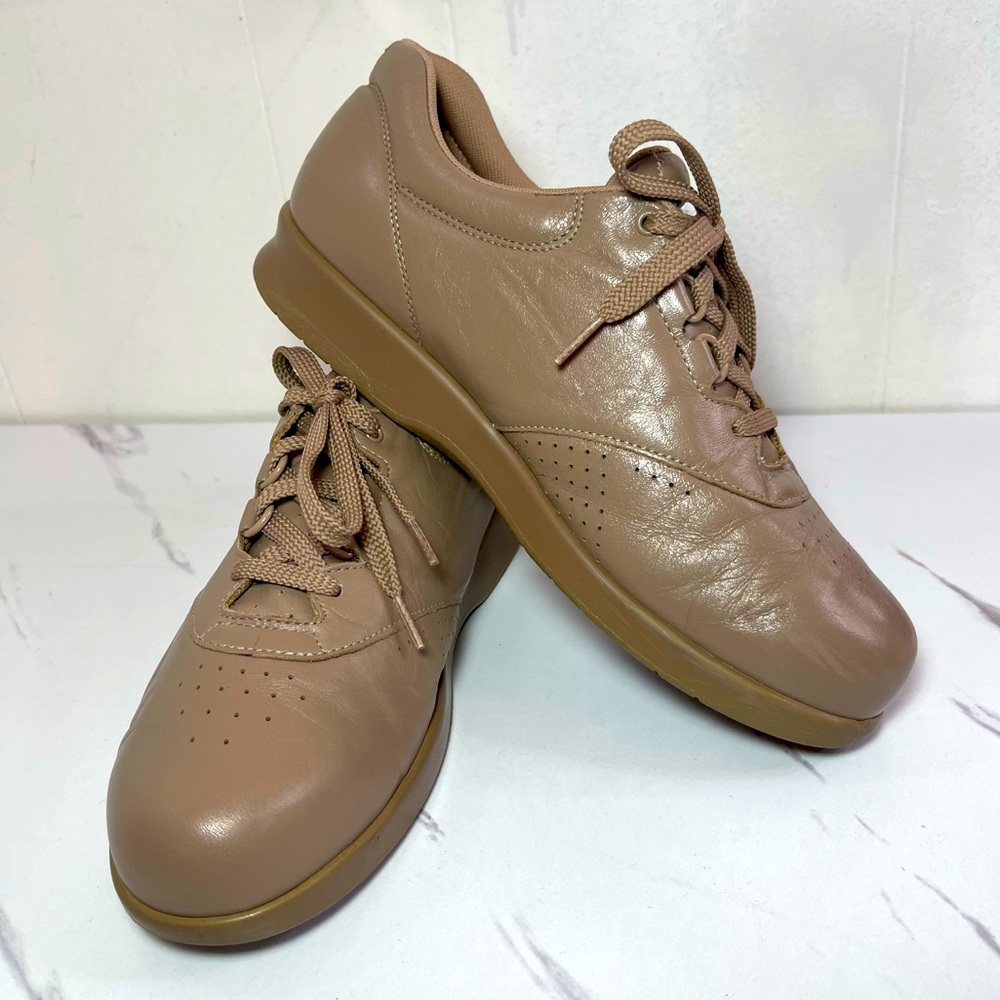 SAS Women's Tan Leather Shoes